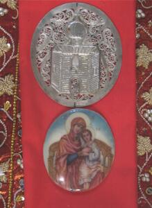 Икона Божией Матери и изображение русского храма, обретенные в Антверпене