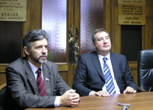 Депутаты Госдумы РФ Андрей Савельев и Дмитрий Рогозин