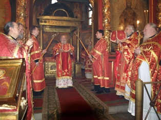 Богослужение в Архангельском соборе Московского Кремля