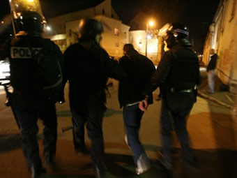 Ноябрь 2007 г. Задержание участников погромов во Франции