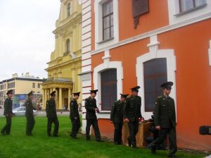 Возложение цветов к мемориальной доске, посвященной М.Д.Скобелеву