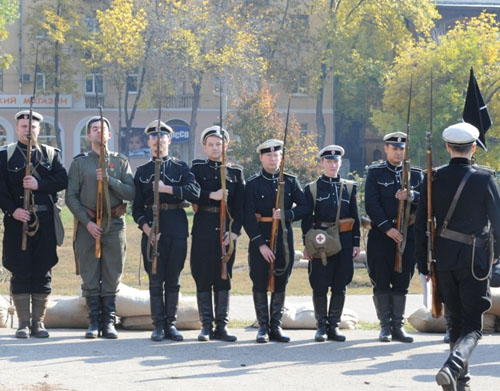 "Тревожные дни Самары". Построение
