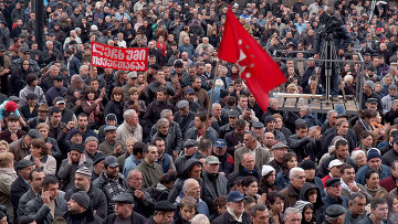 Акция протеста в центре Тбилиси 10 апреля 2009 года (фото с сайта "Новости-Грузия"