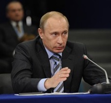 Владимир Путин выступает на пленарном заседании Форума по малому и среднему предпринимательству (фота с интернет-портала Правительства РФ)