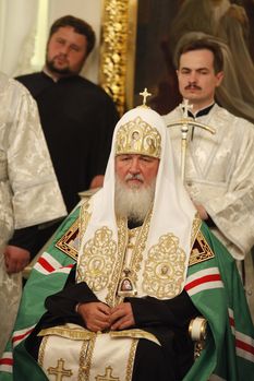Святейший Патриарх Кирилл в Свято-Троицком соборе Александро-Невской лавры 28 мая 2009 г.(Фото с сайта Патриархия.Ru)