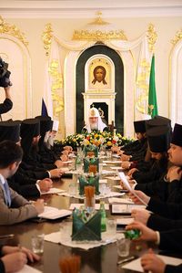 Первое заседание Комиссии РПЦ по образованию Межсоборного присутствия. 2 июня 2009 г. (Фото с сайта Патриархия.Ru)