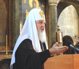 Святейший Патриарх Кирилл выступает в Трапезном храме Успенской Киево-Печерской лавры 29 июля 2009 года (фото с сайта <a class="ablack" href="http://www.patriarchia.ru/">Патриархия.ru</a>)