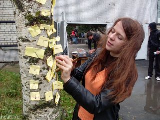 Акция *Пригвозди свой грех и сделай шаг к истинному покаянию* (Фото <a class="ablack" href="http://newsru.com/">Newsru.com</a>)