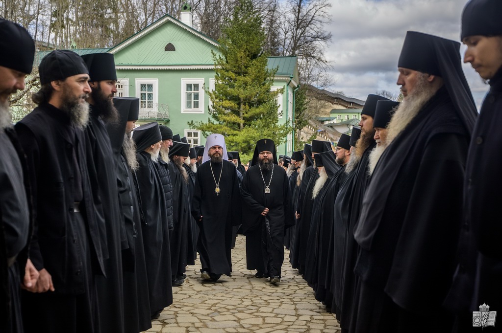 В Псково-Печерской обители встретили нового игумена архиепископа Матфея (Копылова)